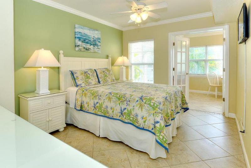 קלירווטר ביץ' Barefoot Beach Resort חדר תמונה